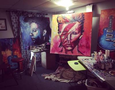 Foundations of David Bowie portrait completed; Roy Laws art, Painter of Music, live entertainment